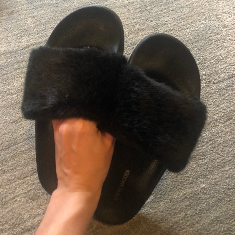 Steve Madden slides